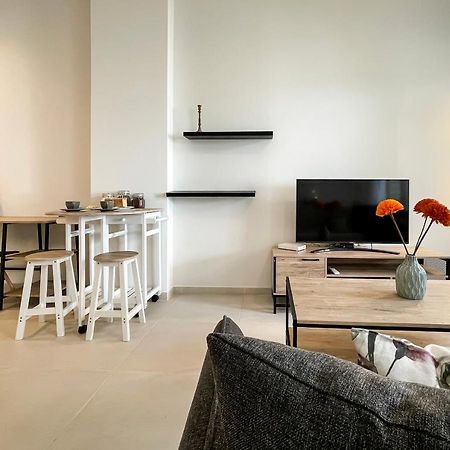 Soho Modern 55Sqm Studio With Secret Garden Lägenhet Aten Exteriör bild