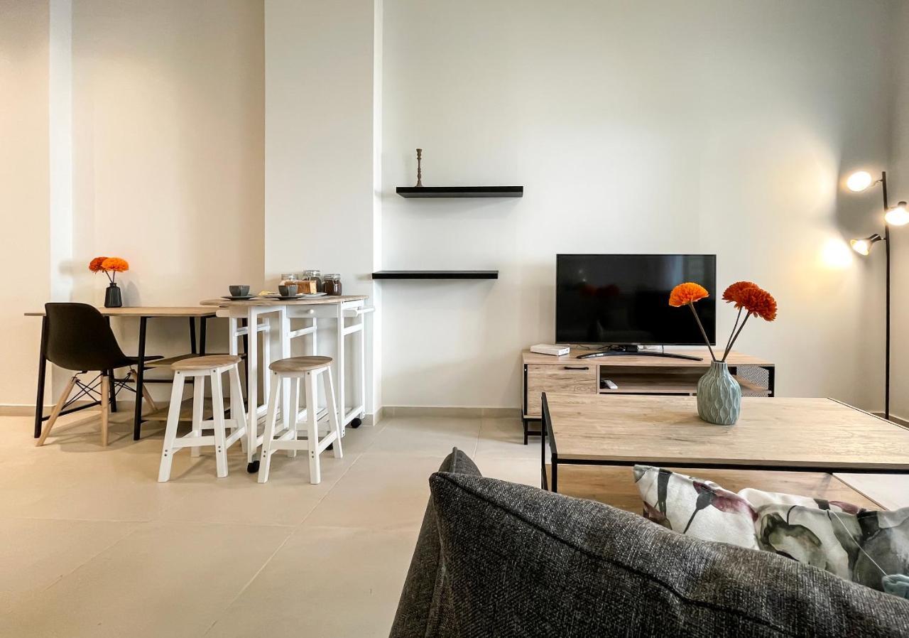Soho Modern 55Sqm Studio With Secret Garden Lägenhet Aten Exteriör bild