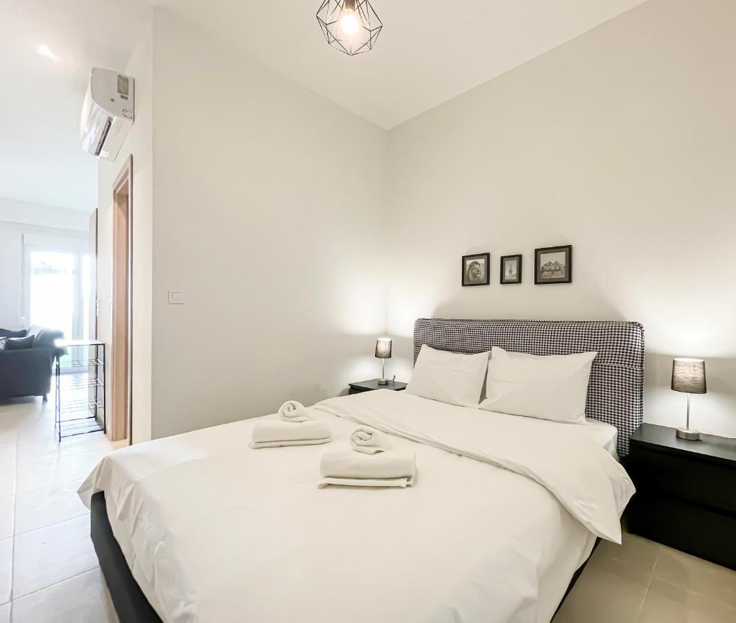 Soho Modern 55Sqm Studio With Secret Garden Lägenhet Aten Exteriör bild